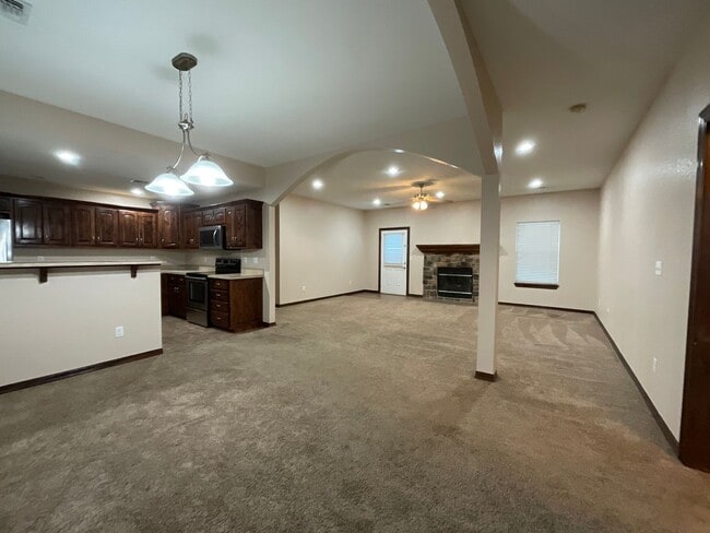 Photo - Large 3 Bedroom 2 Bathroom Home W/ Fenced Yard in WEBB CITY MO!!!