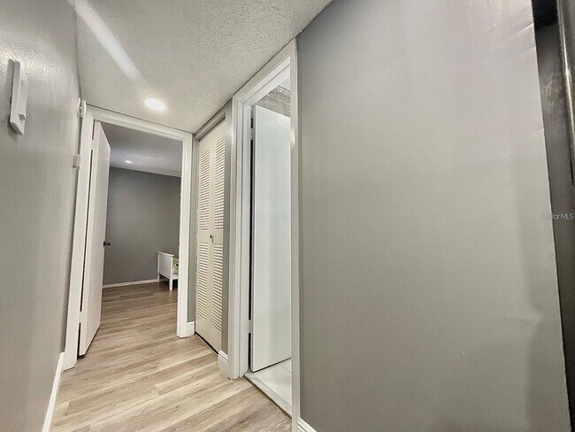 Photo - 6062 Willowpointe Cir Unit 203