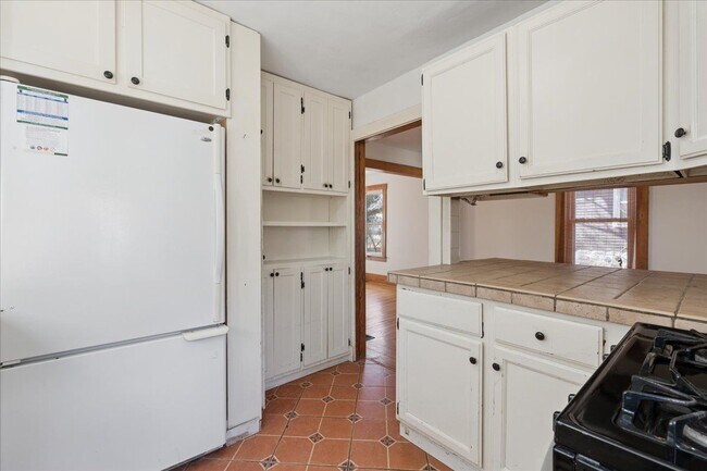 Photo - 751 Holmes Rd