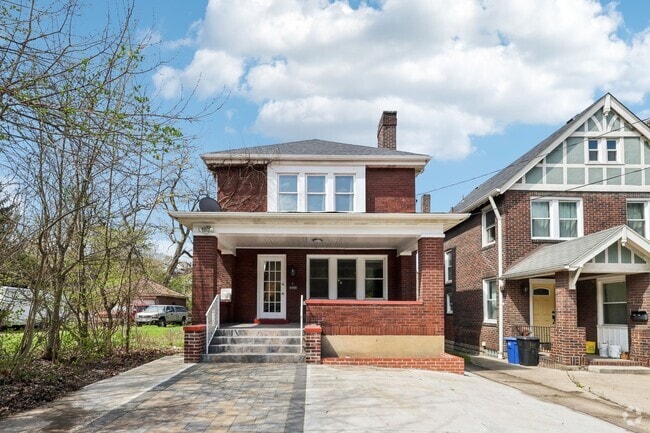 Building Photo - 3459 Beechwood Blvd Rental