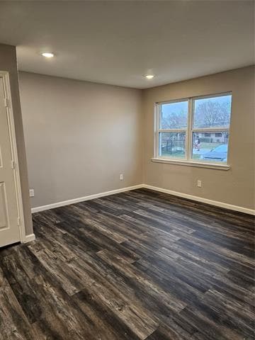 Photo - 305 Deepwood St