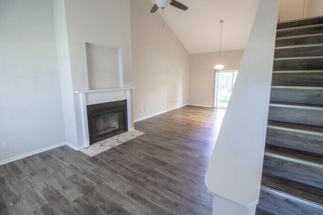 Photo - 3510 Forum Blvd