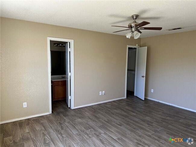 Building Photo - 3606 Lakecrest Dr Rental