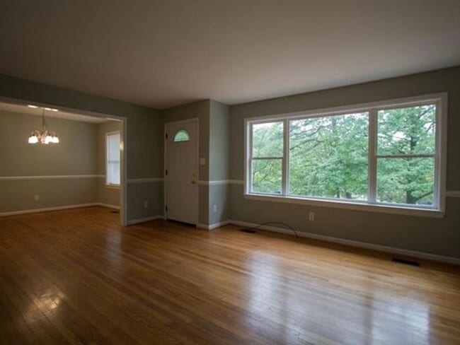 Photo - 2261 5th St NE