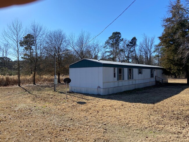 Building Photo - Country Living! Rental