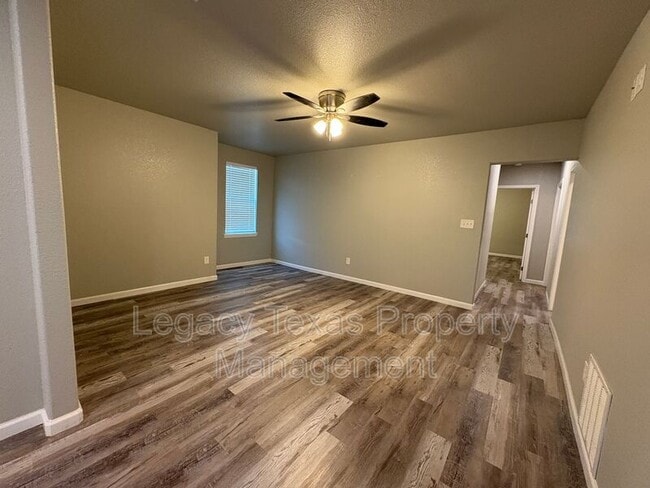 Photo - 101 Lane Ave
