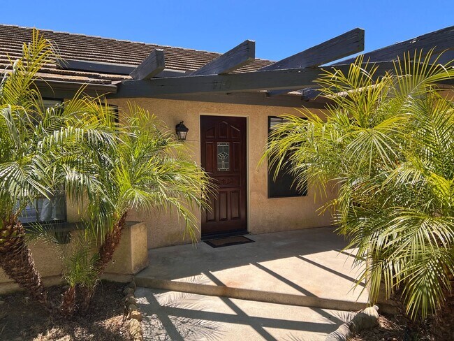 Photo - 910 Pegasus St