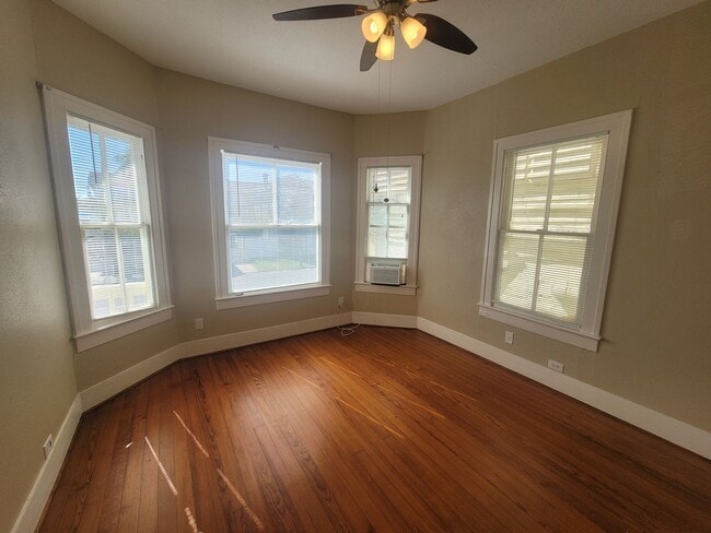 Photo - East End Upstairs 2 Bedroom Cottage