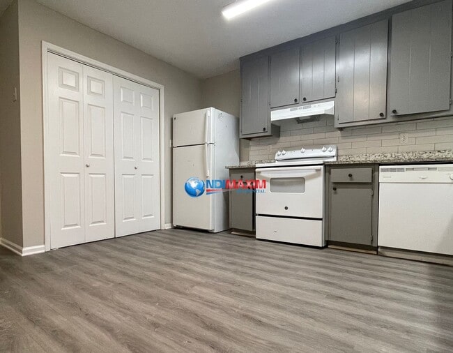 Building Photo - 493 Stone Mountain St Unit R3