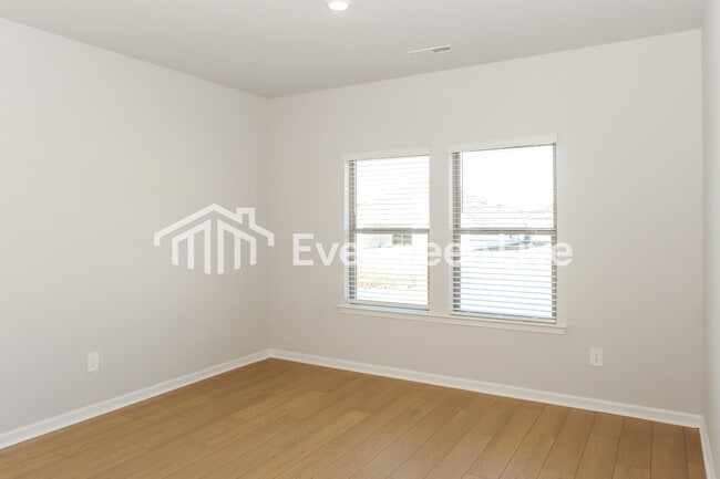 Photo - 109 Ashby Pond Dr