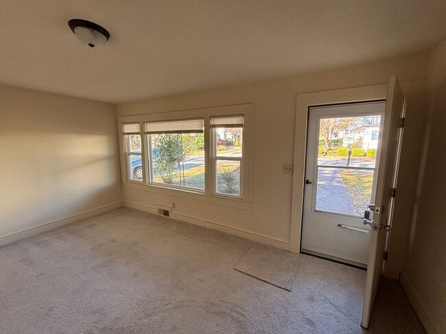 Photo - 311 Sunset Dr