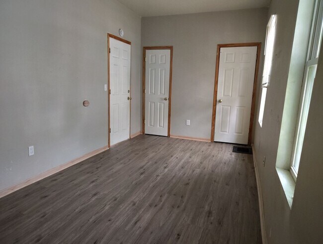 Photo - 2425-27 W Greenfield Ave Unit 2427