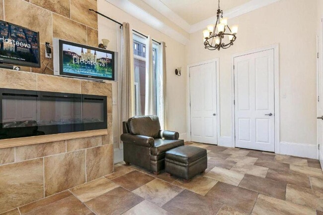 1818 Carondelet St Unit SI FL3-ID1269243P