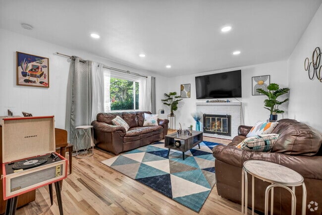 Building Photo - 405 Gregory Way Rental