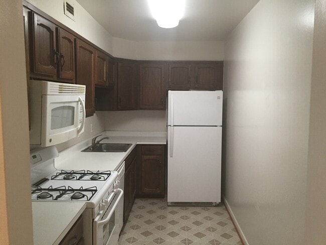 Photo - 7400 Lakeview Dr