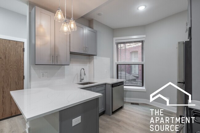 Photo - 454 W Belden Ave Unit 1