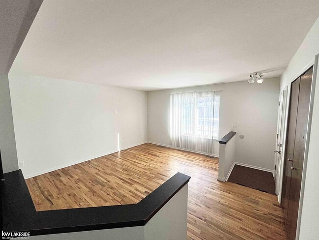 Photo - 31287 Mc Namee St