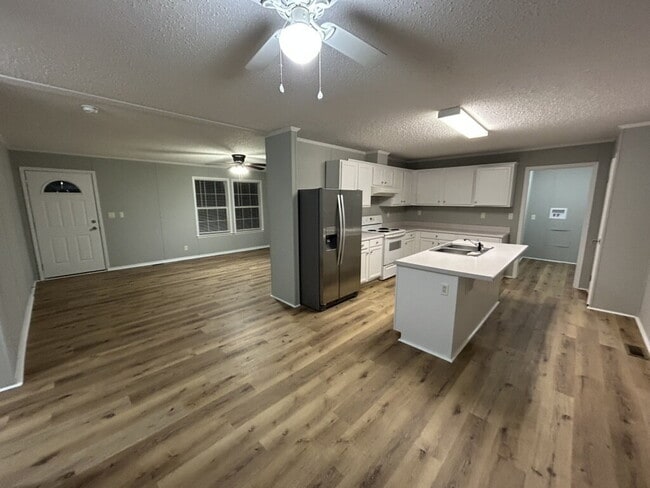Photo - "Spacious 3-Bed, 2-Bath Home on Whiteaker Springs Rd, Cookeville!"