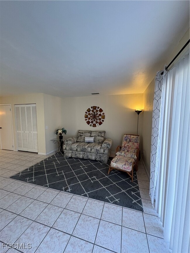 1005 SW 48th Terrace