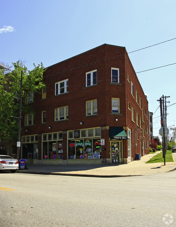 Primary Photo - 11115-11119 Detroit Ave Apartments