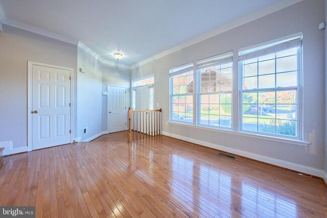 Photo - 685 Springhouse Square SE
