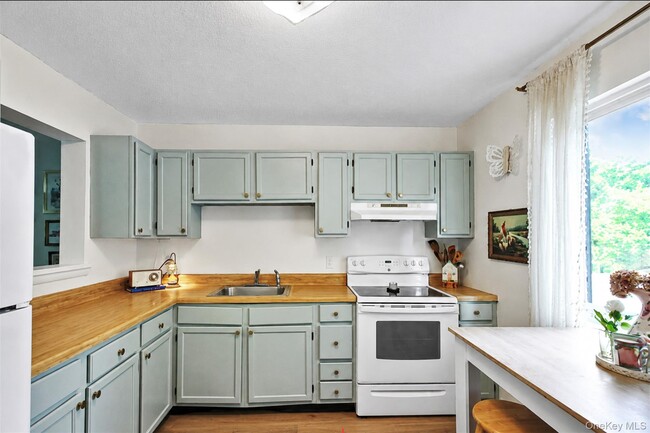 Photo - 525 Harbor View Ct