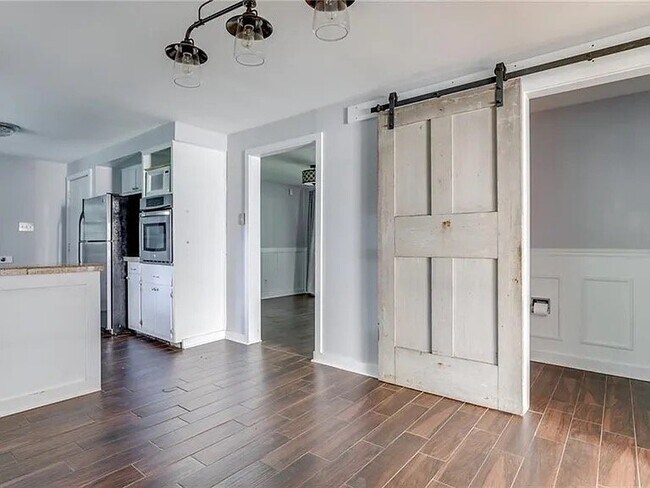 Photo - 1283 Bluffton Cir