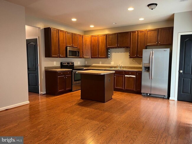 Photo - 53 Compound Cir