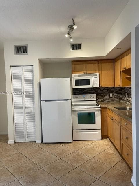 Building Photo - 2630 SW 28th St Unit 29