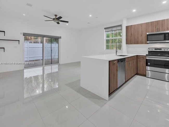 Photo - 1350 Crystal Way Unidad 108 Rental