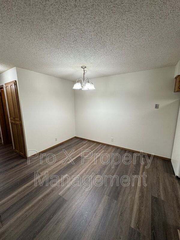 Photo - 300-310 Streamside Ct