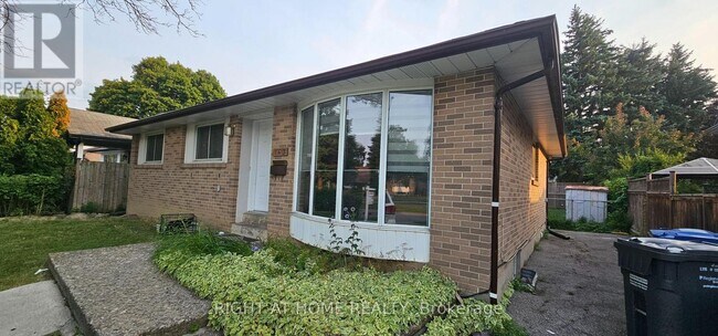 Photo - 163 McMurchy Ave