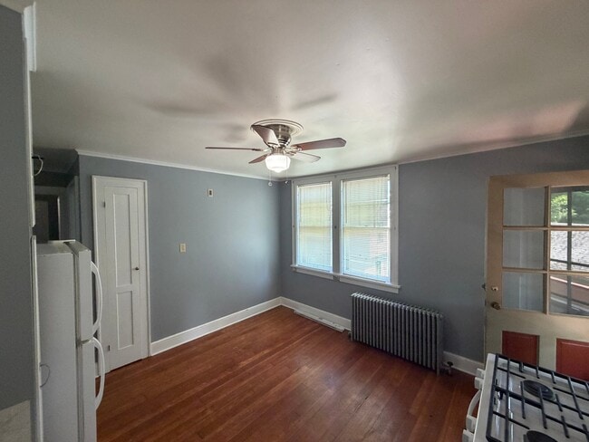 87 Cliff St Unit 2nd Left