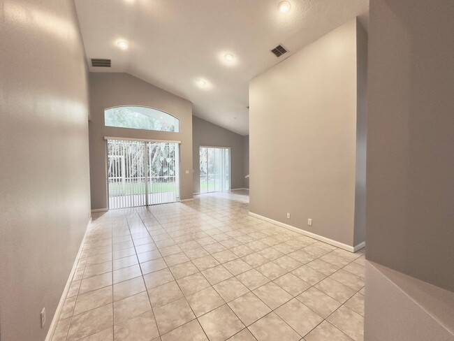 Photo - ST LUCIE WEST