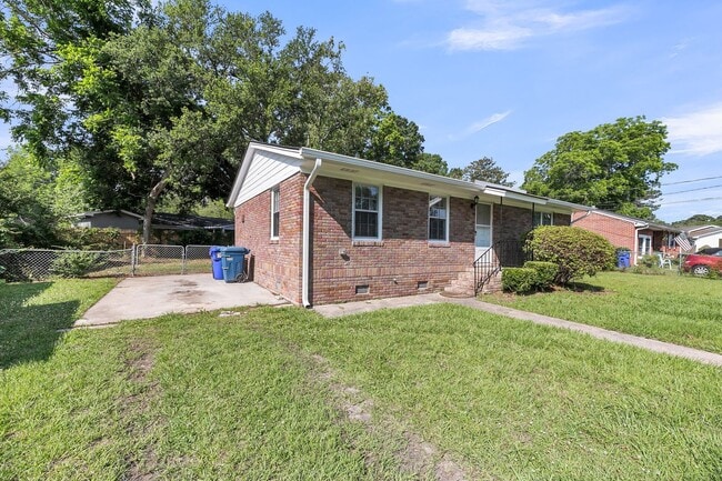 Photo - 2 Bed with Flex Space 1 Bath Home in Heart...