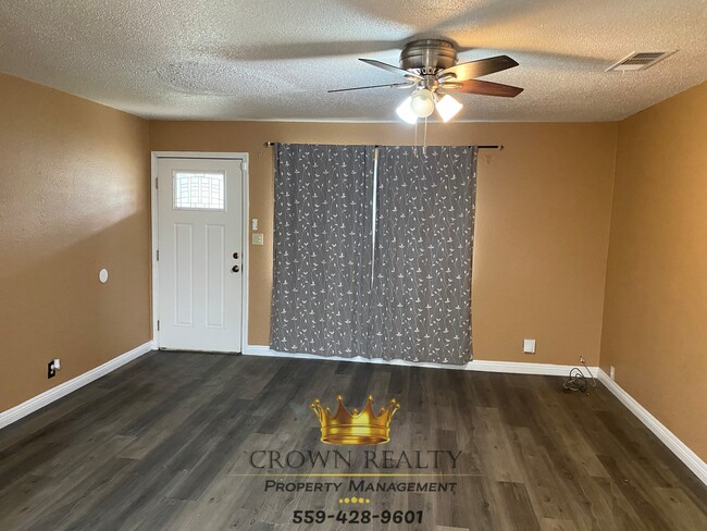 Photo - 1129 W Tulare Ave