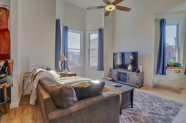 Photo - 1507 West St Unit 2