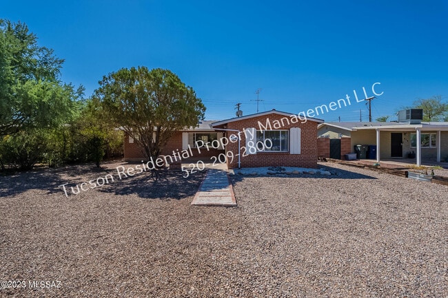 Photo - 826 E Water St