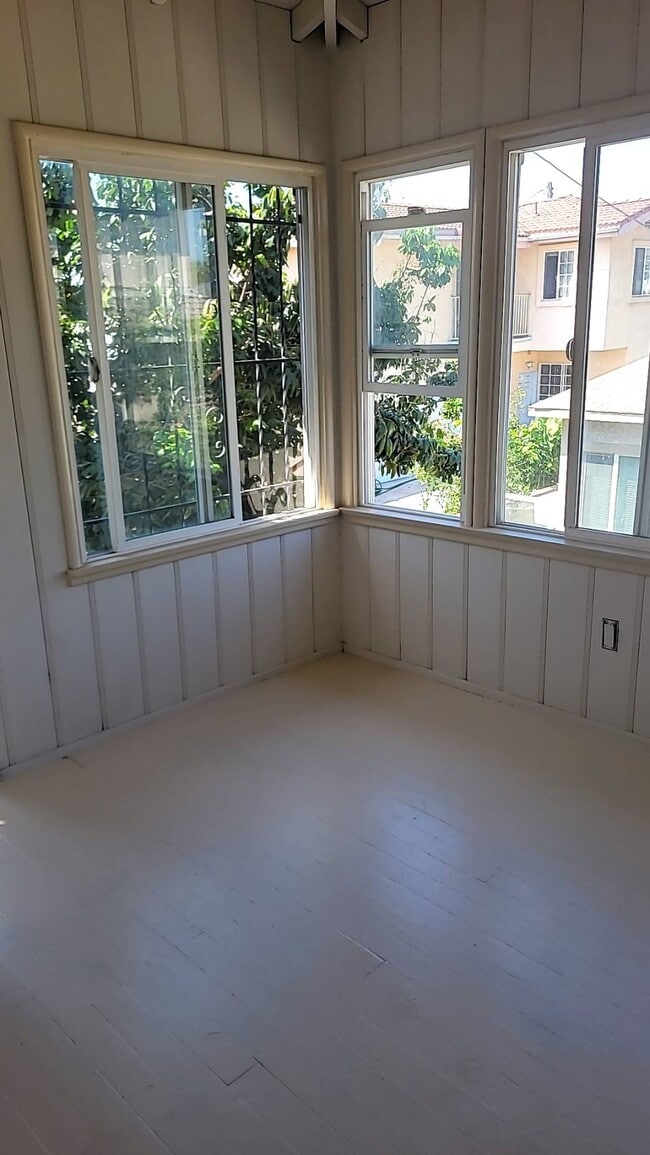 Building Photo - 200 N Sierra Vista St Unit #B Rental