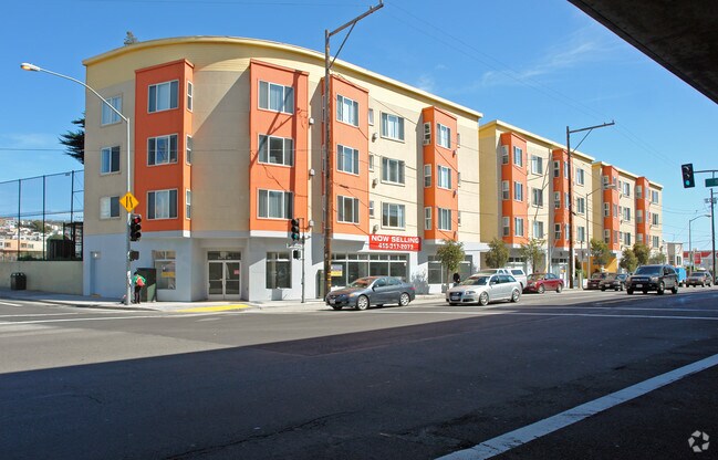 Sylver Park - Silver Park Apartments
