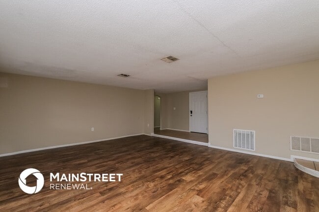 Photo - 9141 Suffolk Ln