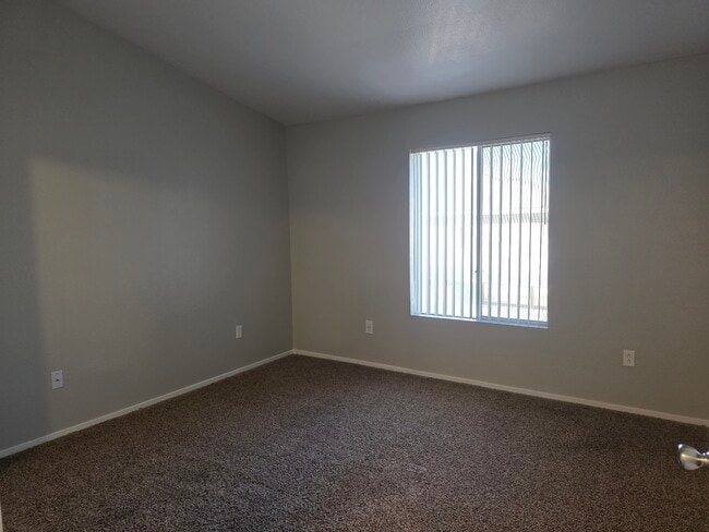 Lily Upstairs - Bedroom