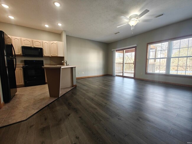 Photo - 400 Saw Mill Rd Unit 10