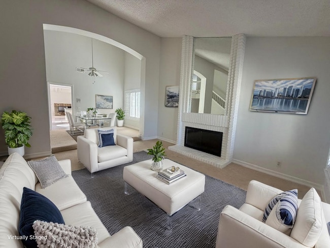 Photo - Spacious End-of-Culdesac 4-bed, 2.5-bath Home with Private Sparkling Pool & Spa