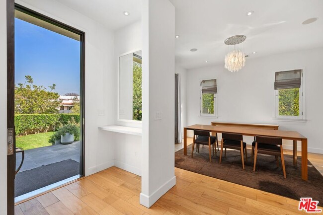 Photo - 429 N Lucerne Blvd