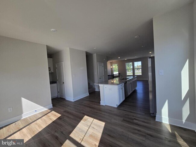 Photo - 29358 Oxford Dr