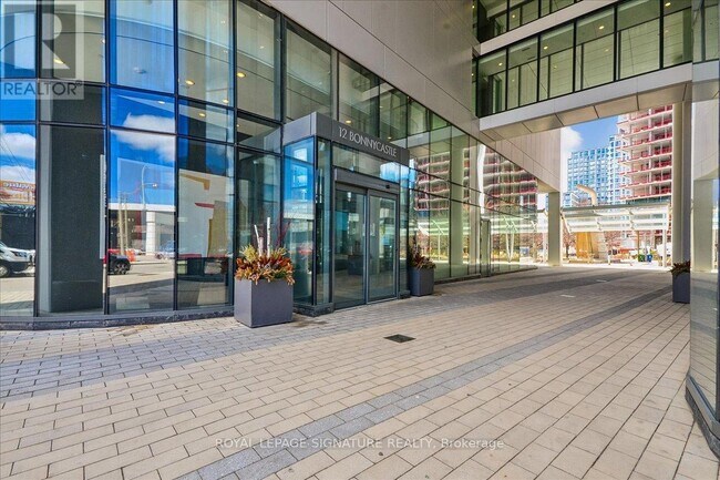 Photo - 16 Bonnycastle St Unité 2707