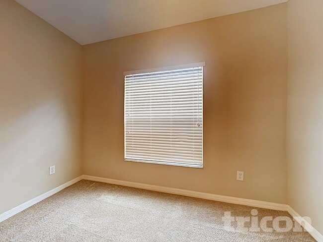 Photo - 7524 Maroon Peak Dr