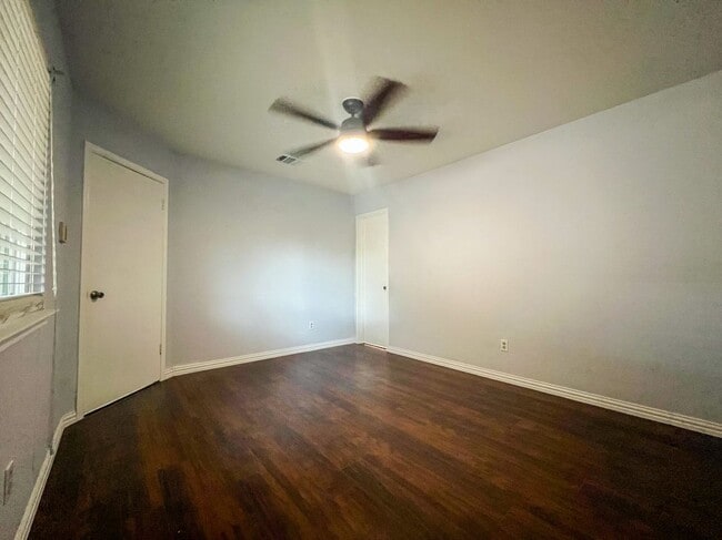 Photo - 12004 Thompkins Dr
