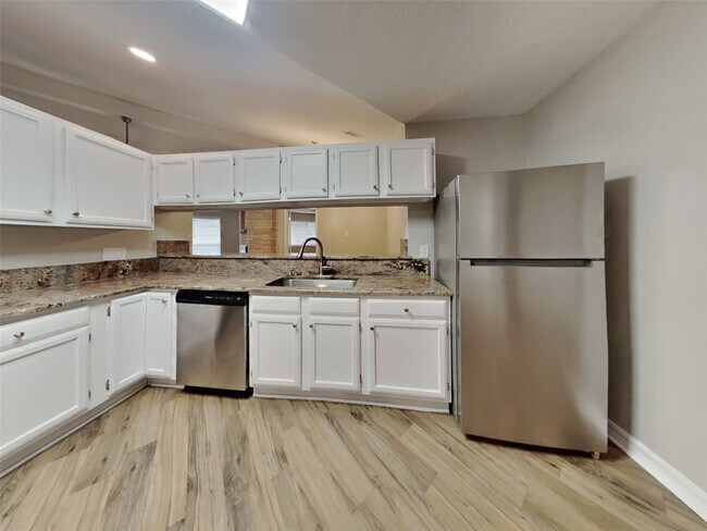 Photo - 3238 Lindenfield Dr